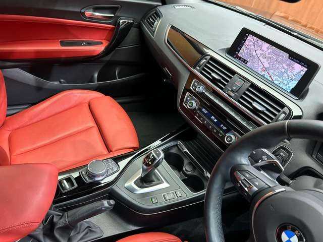 ＢＭＷ ２２０ｉ カブリオレ ラグジュアリー 千葉県 2018(平30)年 2.7万km 黒Ｍ ＡＣＣ　/赤革シート　/ナビ　/Ｂｌｕｅｔｏｏｔｈ接続　/Ｂカメラ　/電動シート　/シートＨ　/パークディスタンス　/コンフォートアクセス　/ドライビングアシスト　/アダブティブＬＥＤヘッドライト　/衝突軽減Ｂ　/ＬＫＳ