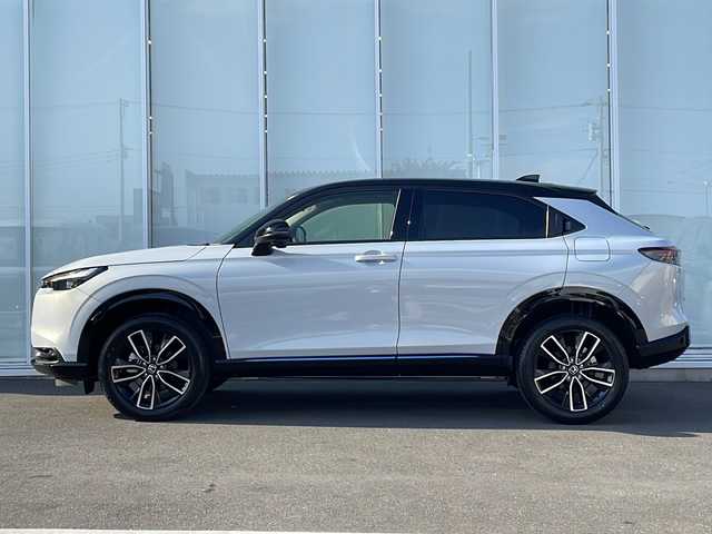 ホンダ ヴェゼル ハイブリッド e:HEV Z PLaYパッケージ 神奈川県 2025(令7)年 0.1千km 白Ⅱ 実走行距離35km/純正9インチメモリナビ/AppleCarPlay/AndroidAuto/フルセグ/FM/AM/ハンズフリーパワーバックドア/ワイヤレス充電/バックカメラ/ブラインドスポットモニター/レーンキープアシスト/クルーズコントロール/ハーフレザーシート/パドルシフト/LEDヘッドライト/フロントシートヒーター/AUTOライト/ビルトインETC2.0/スマートキー/プッシュスタート