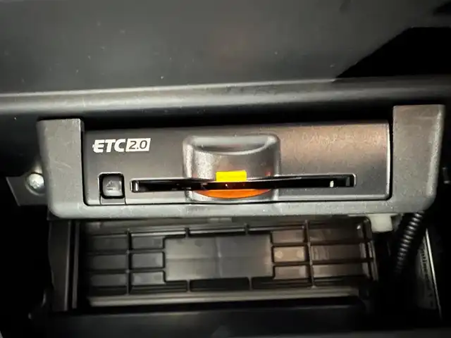 三菱 アウトランダー ＰＨＥＶ G 兵庫県 2023(令5)年 2.8万km ホワイトダイヤモンド ・純正ディスプレーオーディオ/・純正メモリナビ/・アラウンドビューモニター/・バックカメラ/・ビルドインETC2.0/・4WD/・社外前後ドライブレコーダー/・フルセグTV/・LEDヘッドライト/・LEDフォグランプ/・オートライト/・オートハイビーム/・衝突軽減ブレーキ/・レーンキープアシスト/・追従クルーズコントロール/・ブラインドスポットモニター/・コーナーセンサー/・パワーバックドア /・ハーフレザーシート /・パワーシートD席/・シートヒーターD/N/・ステアリングヒーター/・パドルシフト/・ステアリングスイッチ/・ワイヤレス充電/・純正20インチアルミホイール/・純正フロアマット/・純正ドアバイザー