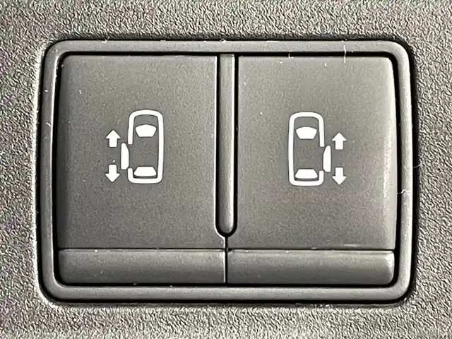 日産 セレナ ハイウェイスターVセレクションⅡ 愛知県 2017(平29)年 12万km ブリリアントホワイトパール 純正１０インチナビ　/(FM/AM/フルセグTV/SD/CD・DVD・ブルーレイ再生）/プロパイロット　/純正フリップダウンモニター　/アラウンドビューモニター　/衝突軽減ブレーキ　/両側電動スライドドア　/インテリジェントパーキングアシスト/ビルトインＥＴＣ　/デジタルインナーミラー　/車線逸脱警報/ハンドル支援/ソナー　/ＬＥＤヘッドライト/フォグランプ/アイドリングストップ/電動パーキングブレーキ/オートブレーキホールド機能/アクセサリーソケット/プッシュスタート/　　-スマートキー/後席サンシェード