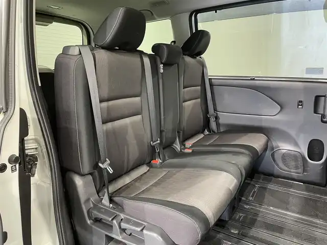 日産 セレナ ハイウェイスターVセレクションⅡ 愛知県 2017(平29)年 12万km ブリリアントホワイトパール 純正１０インチナビ　/(FM/AM/フルセグTV/SD/CD・DVD・ブルーレイ再生）/プロパイロット　/純正フリップダウンモニター　/アラウンドビューモニター　/衝突軽減ブレーキ　/両側電動スライドドア　/インテリジェントパーキングアシスト/ビルトインＥＴＣ　/デジタルインナーミラー　/車線逸脱警報/ハンドル支援/ソナー　/ＬＥＤヘッドライト/フォグランプ/アイドリングストップ/電動パーキングブレーキ/オートブレーキホールド機能/アクセサリーソケット/プッシュスタート/　　-スマートキー/後席サンシェード