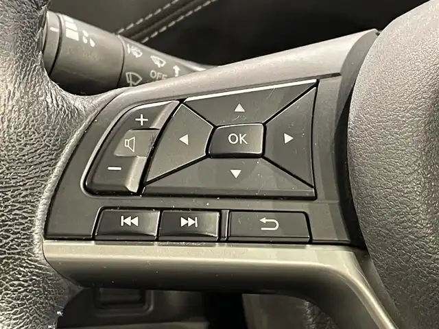 日産 セレナ ハイウェイスターVセレクションⅡ 愛知県 2017(平29)年 12万km ブリリアントホワイトパール 純正１０インチナビ　/(FM/AM/フルセグTV/SD/CD・DVD・ブルーレイ再生）/プロパイロット　/純正フリップダウンモニター　/アラウンドビューモニター　/衝突軽減ブレーキ　/両側電動スライドドア　/インテリジェントパーキングアシスト/ビルトインＥＴＣ　/デジタルインナーミラー　/車線逸脱警報/ハンドル支援/ソナー　/ＬＥＤヘッドライト/フォグランプ/アイドリングストップ/電動パーキングブレーキ/オートブレーキホールド機能/アクセサリーソケット/プッシュスタート/　　-スマートキー/後席サンシェード