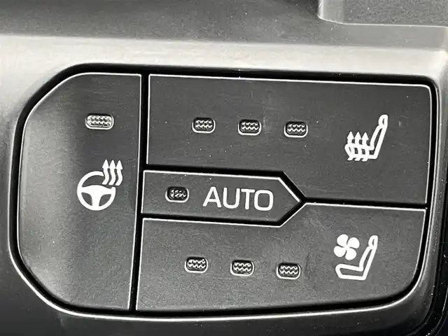 トヨタ ランドクルーザー ZX 福岡県 2024(令6)年 0.3万km プレシャスホワイトパール ワンオーナー/モデリスタエアロ/ムーンルーフ/JBLプレミアムサウンドシステム/12.3インチディスプレイオーディオPlus/フルセグTV/CD/DVD/BT/SD/AM/FM/applecarplay/androidauto/Miracast/パノラミックビューモニター/トヨタセーフティセンス/PCS/LTA/RSA/PKSB/レーダークルーズコントロール/LEDヘッドランプ/オートマチックハイビーム/BSM/クリアランスソナー/指紋認証スタートスイッチ/ハンズフリーパワーバックドア/D/Nパワーシート/快適温熱シート＆シートベンチレーション/ステアリングヒーター/電動パーキングブレーキ/ブレーキホールド/純正20インチAW/ビルトインETC2.0/アクセサリーコンセント