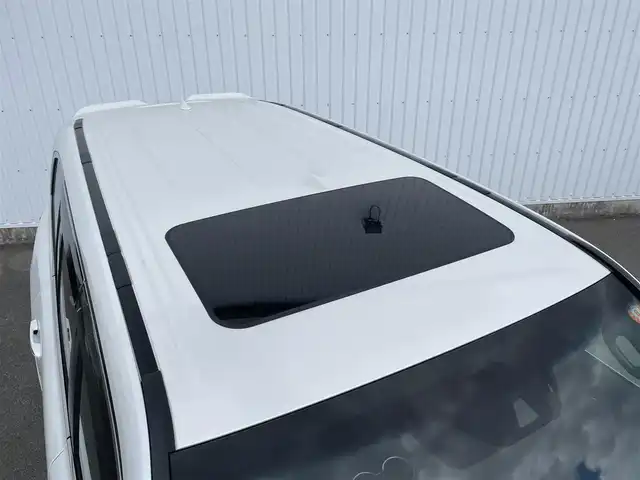 トヨタ ランドクルーザー ZX 福岡県 2024(令6)年 0.3万km プレシャスホワイトパール ワンオーナー/モデリスタエアロ/ムーンルーフ/JBLプレミアムサウンドシステム/12.3インチディスプレイオーディオPlus/フルセグTV/CD/DVD/BT/SD/AM/FM/applecarplay/androidauto/Miracast/パノラミックビューモニター/トヨタセーフティセンス/PCS/LTA/RSA/PKSB/レーダークルーズコントロール/LEDヘッドランプ/オートマチックハイビーム/BSM/クリアランスソナー/指紋認証スタートスイッチ/ハンズフリーパワーバックドア/D/Nパワーシート/快適温熱シート＆シートベンチレーション/ステアリングヒーター/電動パーキングブレーキ/ブレーキホールド/純正20インチAW/ビルトインETC2.0/アクセサリーコンセント