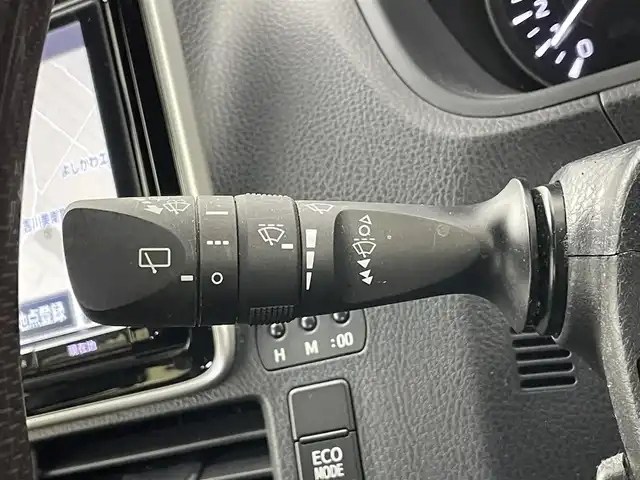トヨタ エスクァイア Gi プレミアムパッケージ 埼玉県 2017(平29)年 3.5万km ホワイトパールクリスタルシャイン 純正15インチAW/後席フリップダウンモニター/トヨタセーフティセンス/ステアリングヒーター/ビルトインETC2.0/クルーズコントロール/両側パワースライドドア/前方ドライブレコーダー/バックカメラ/純正9インチSDナビ/フルセグテレビ/LEDヘッドライト/Fフォグ/衝突被害軽減システム/レーンキープアシスト/横滑り防止装置/盗難防止装置/純正フロアマット/スマートキー