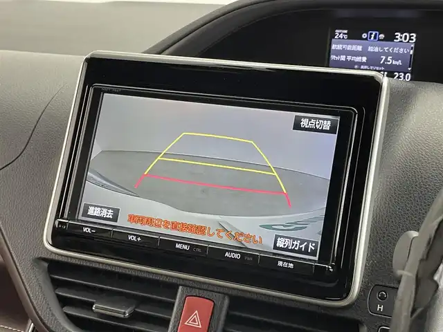トヨタ エスクァイア Gi プレミアムパッケージ 埼玉県 2017(平29)年 3.5万km ホワイトパールクリスタルシャイン 純正15インチAW/後席フリップダウンモニター/トヨタセーフティセンス/ステアリングヒーター/ビルトインETC2.0/クルーズコントロール/両側パワースライドドア/前方ドライブレコーダー/バックカメラ/純正9インチSDナビ/フルセグテレビ/LEDヘッドライト/Fフォグ/衝突被害軽減システム/レーンキープアシスト/横滑り防止装置/盗難防止装置/純正フロアマット/スマートキー