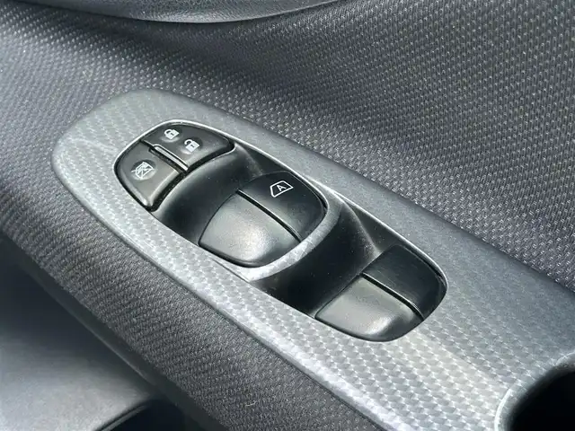 日産 セレナ ライダー パフォーマンス S HV 島根県 2014(平26)年 7.3万km ブリリアントホワイトパール エマージェンシーブレーキ/純正9インチナビ/CD/DVD/DTV/Bluetooth/アラウンドビューモニター/両側パワースライドドア /クルーズコントロール/ガラスルーフ/コーナーセンサー /LEDオートライト/スマートキー/プッシュスタート /純正フロアマット/純正ドアバイザー/アイドリングストップ/電動格納ミラー/横滑り防止装置/車椅子収納装置付き/レーンキープ