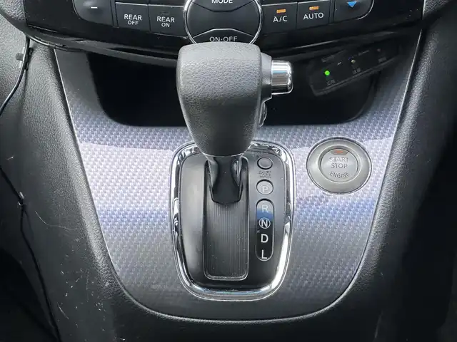 日産 セレナ ライダー パフォーマンス S HV 島根県 2014(平26)年 7.3万km ブリリアントホワイトパール エマージェンシーブレーキ/純正9インチナビ/CD/DVD/DTV/Bluetooth/アラウンドビューモニター/両側パワースライドドア /クルーズコントロール/ガラスルーフ/コーナーセンサー /LEDオートライト/スマートキー/プッシュスタート /純正フロアマット/純正ドアバイザー/アイドリングストップ/電動格納ミラー/横滑り防止装置/車椅子収納装置付き/レーンキープ