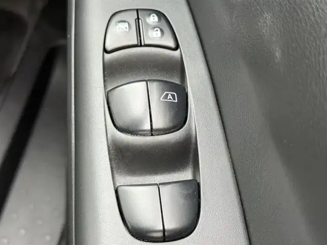 日産 セレナ e－パワー ハイウェイスター V 千葉県 2021(令3)年 6.4万km ダイヤモンドブラック 純正SDナビ(CD/DVD/FM/AM/Bluetooth/フルセグTV)/プロパイロット /アラウンドビューモニター/インテリジェントエマージェンシーブレーキ/踏み間違い防止アシスト/後側方衝突防止支援システム/車線逸脱支援システム/標識検知機能/インテリジェントルームミラー/ハンスフリーオートスライドドア/ETC/スマートキ