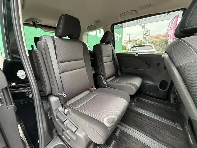 日産 セレナ e－パワー ハイウェイスター V 千葉県 2021(令3)年 6.4万km ダイヤモンドブラック 純正SDナビ(CD/DVD/FM/AM/Bluetooth/フルセグTV)/プロパイロット /アラウンドビューモニター/インテリジェントエマージェンシーブレーキ/踏み間違い防止アシスト/後側方衝突防止支援システム/車線逸脱支援システム/標識検知機能/インテリジェントルームミラー/ハンスフリーオートスライドドア/ETC/スマートキ