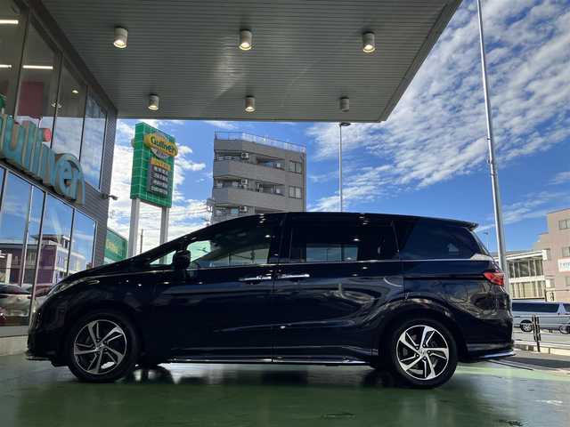 ホンダ オデッセイ アブソルート 神奈川県 2014(平26)年 4.4万km プレミアムヴィーナスブラックP ワンオーナー/新車時保証書/取扱説明書/フリップダウンモニター/衝突軽減ブレーキ/LEDヘッドライト/フォグライト/全方位モニター/ハーフレザーシート/三列目収納