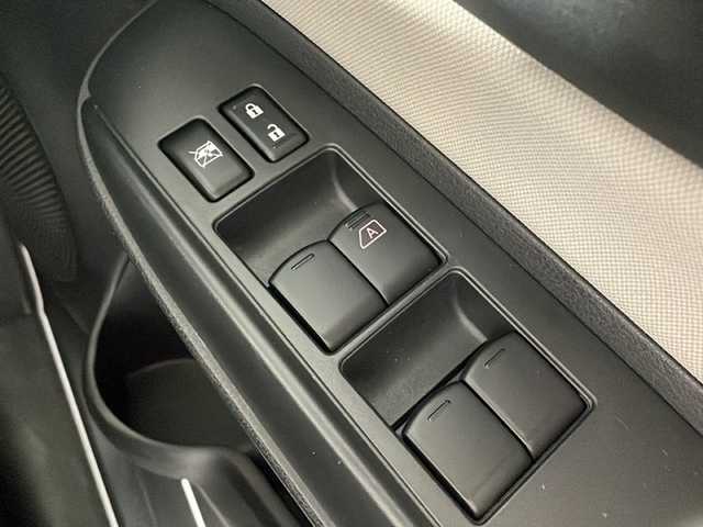 日産 ノート e－パワー X 福岡県 2018(平30)年 8万km ダークメタルグレー 社外7型SDナビ（フルセグTV/DVD/CD/BT）/全方位モニター/オートライト/LEDヘッドライト/デジタルインナーミラー/スマートキー/プッシュスタート/サイドバイザー/純正フロアマット