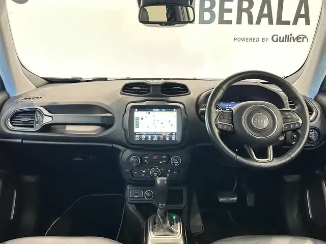 クライスラー・ジープ ジープ レネゲード リミテッド 福岡県 2018(平30)年 6.2万km グレー ナビ　/フルセグＴＶ　/バックカメラ　/ＡＣＣ　/ＢＳＭ　/レーンキープ　/コーナーセンサー　/黒レザーシート　/パワーシート　/シートヒーター　/ステアリングヒーター　/ＢｌｕｅＴｏｏｔｈ接続　/スマートキー