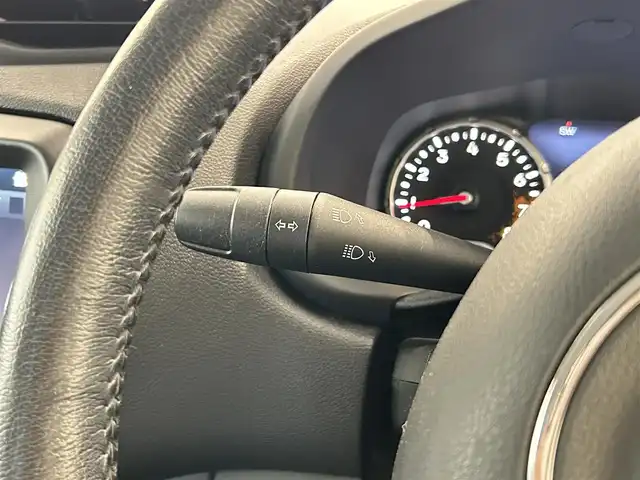 クライスラー・ジープ ジープ レネゲード リミテッド 福岡県 2018(平30)年 6.2万km グレー ナビ　/フルセグＴＶ　/バックカメラ　/ＡＣＣ　/ＢＳＭ　/レーンキープ　/コーナーセンサー　/黒レザーシート　/パワーシート　/シートヒーター　/ステアリングヒーター　/ＢｌｕｅＴｏｏｔｈ接続　/スマートキー