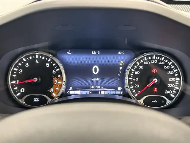クライスラー・ジープ ジープ レネゲード リミテッド 福岡県 2018(平30)年 6.2万km グレー ナビ　/フルセグＴＶ　/バックカメラ　/ＡＣＣ　/ＢＳＭ　/レーンキープ　/コーナーセンサー　/黒レザーシート　/パワーシート　/シートヒーター　/ステアリングヒーター　/ＢｌｕｅＴｏｏｔｈ接続　/スマートキー