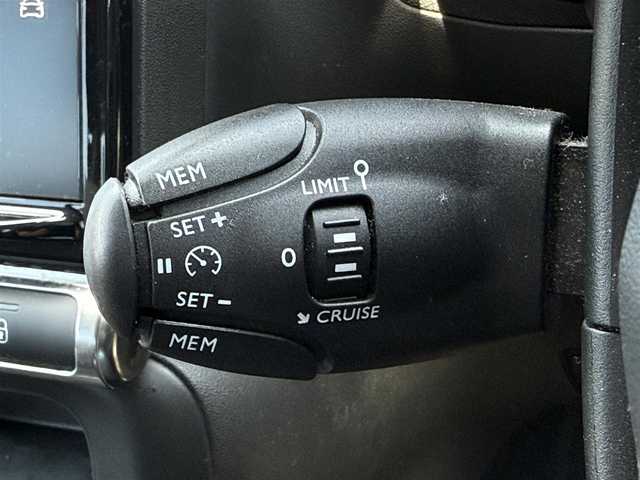 シトロエン Ｃ３ エディション2021 静岡県 2021(令3)年 3.1万km ベージュ ハーフレザーシート/ブラインドスポットアシスト/純正ディスプレイオーディオ/(Bluetooth/CarPlay/MirrorLink)/衝突被害軽減システム/バックカメラ/クルーズコントロール/レーンキープアシスト/パーキングアシスト/スマートキー/ETC/ミラー型ドライブレコーダー/純正フロアマット/純正17インチアルミホイール/保証書/取扱説明書/スペアキー