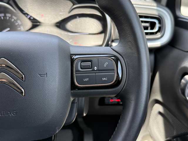シトロエン Ｃ３ エディション2021 静岡県 2021(令3)年 3.1万km ベージュ ハーフレザーシート/ブラインドスポットアシスト/純正ディスプレイオーディオ/(Bluetooth/CarPlay/MirrorLink)/衝突被害軽減システム/バックカメラ/クルーズコントロール/レーンキープアシスト/パーキングアシスト/スマートキー/ETC/ミラー型ドライブレコーダー/純正フロアマット/純正17インチアルミホイール/保証書/取扱説明書/スペアキー
