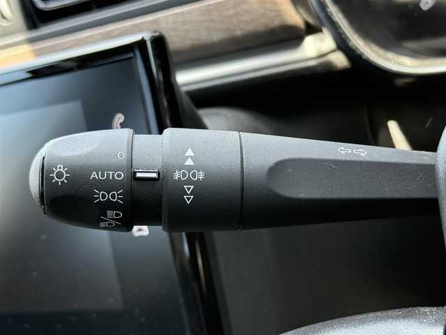 シトロエン Ｃ３ エディション2021 静岡県 2021(令3)年 3.1万km ベージュ ハーフレザーシート/ブラインドスポットアシスト/純正ディスプレイオーディオ/(Bluetooth/CarPlay/MirrorLink)/衝突被害軽減システム/バックカメラ/クルーズコントロール/レーンキープアシスト/パーキングアシスト/スマートキー/ETC/ミラー型ドライブレコーダー/純正フロアマット/純正17インチアルミホイール/保証書/取扱説明書/スペアキー