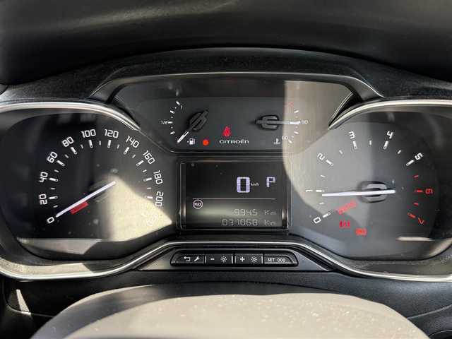 シトロエン Ｃ３ エディション2021 静岡県 2021(令3)年 3.1万km ベージュ ハーフレザーシート/ブラインドスポットアシスト/純正ディスプレイオーディオ/(Bluetooth/CarPlay/MirrorLink)/衝突被害軽減システム/バックカメラ/クルーズコントロール/レーンキープアシスト/パーキングアシスト/スマートキー/ETC/ミラー型ドライブレコーダー/純正フロアマット/純正17インチアルミホイール/保証書/取扱説明書/スペアキー