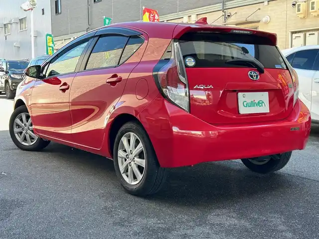 トヨタ アクア G 愛知県 2016(平28)年 1.1万km スーパーレッドⅤ ワンオーナー/TOYOTA SAFETY SENSE C/・プリクラッシュセーフティ/・レーンディパーチャーアラート/・オートマチックハイビーム/クルーズコントロール/純正ナビ〈NSZT-W６６T〉/DVD/Bluetooth/地デジTV/バックカメラ/前席シートヒーター/ビルトインETC/純正ドライブレコーダー〈DRT-H66A〉/純正１５インチAW/スマートキー＆プッシュスタート