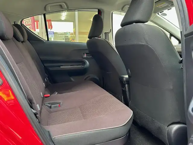 トヨタ アクア G 愛知県 2016(平28)年 1.1万km スーパーレッドⅤ ワンオーナー/TOYOTA SAFETY SENSE C/・プリクラッシュセーフティ/・レーンディパーチャーアラート/・オートマチックハイビーム/クルーズコントロール/純正ナビ〈NSZT-W６６T〉/DVD/Bluetooth/地デジTV/バックカメラ/前席シートヒーター/ビルトインETC/純正ドライブレコーダー〈DRT-H66A〉/純正１５インチAW/スマートキー＆プッシュスタート