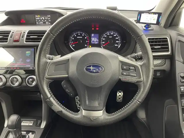 スバル フォレスター 2．0XT アイサイト 群馬県 2014(平26)年 8.6万km クリスタルホワイトP パワーバックドア/＝＝＝＝＝/純正7インチSDナビ/・AM/FM/BT/フルセグTV/HDMI/VTR/＝＝＝＝＝/パワーバックドア　純正７インチＳＤナビ　バックカメラ　パドルシフト　パワーシート　ハーフレザーシート　シートヒーター　全車速追従機能付クルーズコントロール　レーンキープアシスト　ＥＴＣ　４ＷＤ　禁煙車