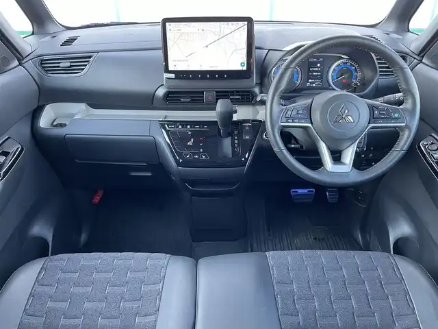 三菱 デリカミニ G プレミアム 岩手県 2023(令5)年 0.5万km アメジストブラック 4WD/ルーフレール/社外ディスプレイオーディオ/バックカメラ/アラウンドビューモニター/ETC2.0/アダプティブクルーズコントロール/両側パワースライドドア/前席シートヒーター/ステアリングヒーター/純正15インチアルミホイール/コーナーセンサー/取扱説明書/保証書/スペアキー1本