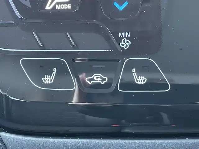 三菱 デリカミニ G プレミアム 岩手県 2023(令5)年 0.5万km アメジストブラック 4WD/ルーフレール/社外ディスプレイオーディオ/バックカメラ/アラウンドビューモニター/ETC2.0/アダプティブクルーズコントロール/両側パワースライドドア/前席シートヒーター/ステアリングヒーター/純正15インチアルミホイール/コーナーセンサー/取扱説明書/保証書/スペアキー1本