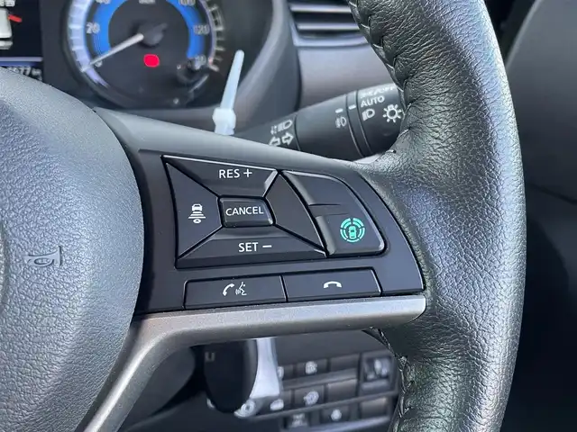 三菱 デリカミニ G プレミアム 岩手県 2023(令5)年 0.5万km アメジストブラック 4WD/ルーフレール/社外ディスプレイオーディオ/バックカメラ/アラウンドビューモニター/ETC2.0/アダプティブクルーズコントロール/両側パワースライドドア/前席シートヒーター/ステアリングヒーター/純正15インチアルミホイール/コーナーセンサー/取扱説明書/保証書/スペアキー1本