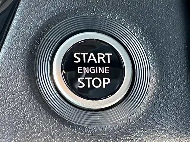 三菱 デリカミニ G プレミアム 岩手県 2023(令5)年 0.5万km アメジストブラック 4WD/ルーフレール/社外ディスプレイオーディオ/バックカメラ/アラウンドビューモニター/ETC2.0/アダプティブクルーズコントロール/両側パワースライドドア/前席シートヒーター/ステアリングヒーター/純正15インチアルミホイール/コーナーセンサー/取扱説明書/保証書/スペアキー1本