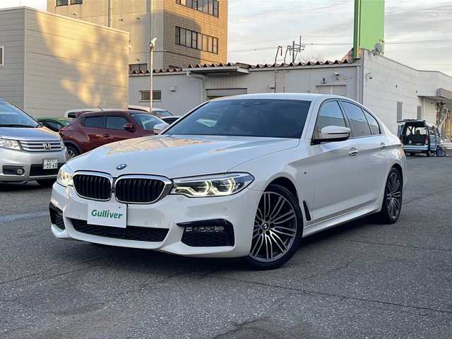 ＢＭＷ ５２３ｄ Mスポーツ 福井県 2019(平31)年 6万km アルピンホワイトⅢ メーカー純正HDDナビゲーション/（CD/DVDS/BT）/フルセグテレビ/360°カメラ/プリクラッシュセーフティ/レーンキープアシスト/アダプティブクルーズコントロール/パーキングアシスト/ヘッドアップディスプレイ/ブラインドスポットモニター/黒革シート/パワーシート/（シートメモリ付き）/シートヒーター/電動リアゲート/純正19インチアルミホイール/ディーゼルターボ/パドルシフト/クリアランスソナー/LEDヘッドライト/LEDフォグランプ/ドライブレコーダー/ETC2.0 （ミラー型）/USBポート/置くだけ充電/ステアリングリモコン/オートライト/オートマチックハイビーム/スマートキー/プッシュスタート/保証書/取扱説明書