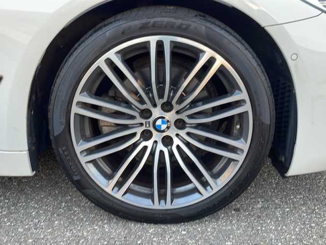 ＢＭＷ ５２３ｄ Mスポーツ 福井県 2019(平31)年 6万km アルピンホワイトⅢ メーカー純正HDDナビゲーション/（CD/DVDS/BT）/フルセグテレビ/360°カメラ/プリクラッシュセーフティ/レーンキープアシスト/アダプティブクルーズコントロール/パーキングアシスト/ヘッドアップディスプレイ/ブラインドスポットモニター/黒革シート/パワーシート/（シートメモリ付き）/シートヒーター/電動リアゲート/純正19インチアルミホイール/ディーゼルターボ/パドルシフト/クリアランスソナー/LEDヘッドライト/LEDフォグランプ/ドライブレコーダー/ETC2.0 （ミラー型）/USBポート/置くだけ充電/ステアリングリモコン/オートライト/オートマチックハイビーム/スマートキー/プッシュスタート/保証書/取扱説明書