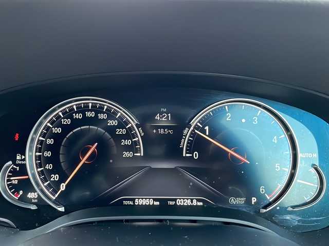 ＢＭＷ ５２３ｄ Mスポーツ 福井県 2019(平31)年 6万km アルピンホワイトⅢ メーカー純正HDDナビゲーション/（CD/DVDS/BT）/フルセグテレビ/360°カメラ/プリクラッシュセーフティ/レーンキープアシスト/アダプティブクルーズコントロール/パーキングアシスト/ヘッドアップディスプレイ/ブラインドスポットモニター/黒革シート/パワーシート/（シートメモリ付き）/シートヒーター/電動リアゲート/純正19インチアルミホイール/ディーゼルターボ/パドルシフト/クリアランスソナー/LEDヘッドライト/LEDフォグランプ/ドライブレコーダー/ETC2.0 （ミラー型）/USBポート/置くだけ充電/ステアリングリモコン/オートライト/オートマチックハイビーム/スマートキー/プッシュスタート/保証書/取扱説明書