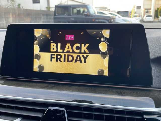 ＢＭＷ ５２３ｄ Mスポーツ 福井県 2019(平31)年 6万km アルピンホワイトⅢ メーカー純正HDDナビゲーション/（CD/DVDS/BT）/フルセグテレビ/360°カメラ/プリクラッシュセーフティ/レーンキープアシスト/アダプティブクルーズコントロール/パーキングアシスト/ヘッドアップディスプレイ/ブラインドスポットモニター/黒革シート/パワーシート/（シートメモリ付き）/シートヒーター/電動リアゲート/純正19インチアルミホイール/ディーゼルターボ/パドルシフト/クリアランスソナー/LEDヘッドライト/LEDフォグランプ/ドライブレコーダー/ETC2.0 （ミラー型）/USBポート/置くだけ充電/ステアリングリモコン/オートライト/オートマチックハイビーム/スマートキー/プッシュスタート/保証書/取扱説明書