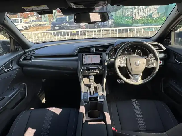 ホンダ シビック ハッチバック 兵庫県 2019(平31)年 3.6万km 黒 ホンダセンシング/社外ナビ/フルセグTV/バックカメラ/ETC/純正18インチアルミホイール/LEDヘッドライト/パドルシフト/シートヒーター/クルーズコントロール/ステアリングリモコン/スマートキー/プッシュスタート/ドアバイザー