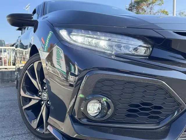 ホンダ シビック ハッチバック 兵庫県 2019(平31)年 3.6万km 黒 ホンダセンシング/社外ナビ/フルセグTV/バックカメラ/ETC/純正18インチアルミホイール/LEDヘッドライト/パドルシフト/シートヒーター/クルーズコントロール/ステアリングリモコン/スマートキー/プッシュスタート/ドアバイザー
