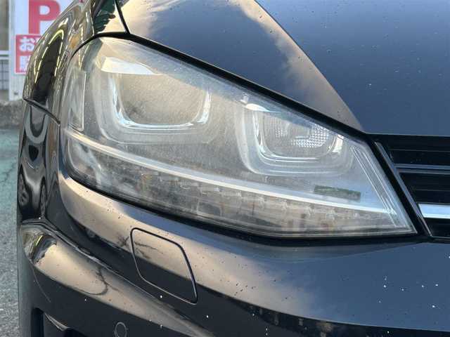 フォルクスワーゲン ゴルフ Ｒ 愛知県 2017(平29)年 12.8万km 黒 /禁煙//純正ナビ/AUX/BT/TV/CD/DVD//黒本革シート/前席シートヒーター//ACC/衝突軽減システム/BSM//バックカメラ//クリアランスソナー//照明付バニティミラー//ハーフレザーシート//横滑り防止システム//革巻きステアリング/ステアリングスイッチ//LEDヘッドライト/フォグ//電動パーキングブレーキ//オートホールド//純正18インチAW//純正フロアマット/ドアバイザー//保証書/取扱説明書