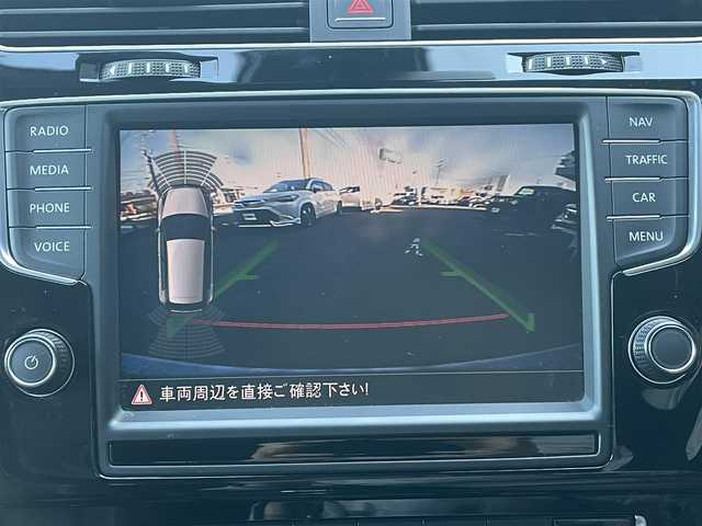 フォルクスワーゲン ゴルフ Ｒ 愛知県 2017(平29)年 12.8万km 黒 /禁煙//純正ナビ/AUX/BT/TV/CD/DVD//黒本革シート/前席シートヒーター//ACC/衝突軽減システム/BSM//バックカメラ//クリアランスソナー//照明付バニティミラー//ハーフレザーシート//横滑り防止システム//革巻きステアリング/ステアリングスイッチ//LEDヘッドライト/フォグ//電動パーキングブレーキ//オートホールド//純正18インチAW//純正フロアマット/ドアバイザー//保証書/取扱説明書