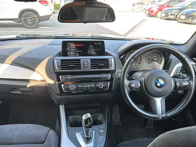 ＢＭＷ １１８ｄ Mスポーツ 鳥取県 2017(平29)年 8.2万km 黒 インテリジェントセーフティ/・衝突警告・被害軽減ブレーキ/車線逸脱警告/メーカーHDDナビ/・CD/DVD/Bluetooth/AUX/バックカメラ/スマートキー/プッシュスタート/・スマートキー2本あり/ミラー一体型ETC/前後ドライブレコーダー/BMW CLEAN DIESEL/LEDヘッドライト/オートライト/純正18AW/W&サイドエアバック/カーテンエアバック