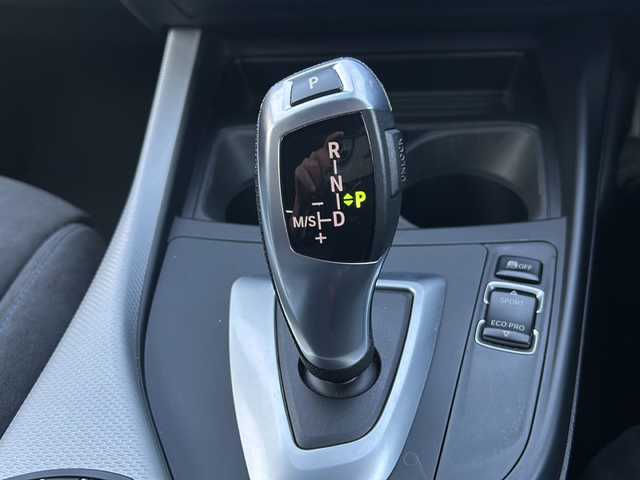 ＢＭＷ １１８ｄ Mスポーツ 鳥取県 2017(平29)年 8.2万km 黒 インテリジェントセーフティ/・衝突警告・被害軽減ブレーキ/車線逸脱警告/メーカーHDDナビ/・CD/DVD/Bluetooth/AUX/バックカメラ/スマートキー/プッシュスタート/・スマートキー2本あり/ミラー一体型ETC/前後ドライブレコーダー/BMW CLEAN DIESEL/LEDヘッドライト/オートライト/純正18AW/W&サイドエアバック/カーテンエアバック