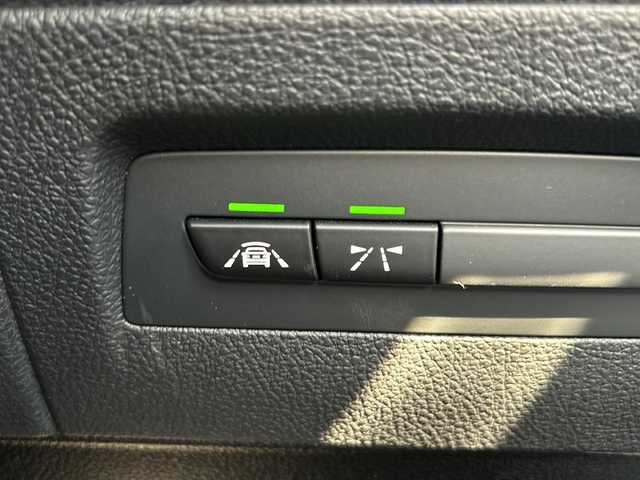 ＢＭＷ １１８ｄ Mスポーツ 鳥取県 2017(平29)年 8.2万km 黒 インテリジェントセーフティ/・衝突警告・被害軽減ブレーキ/車線逸脱警告/メーカーHDDナビ/・CD/DVD/Bluetooth/AUX/バックカメラ/スマートキー/プッシュスタート/・スマートキー2本あり/ミラー一体型ETC/前後ドライブレコーダー/BMW CLEAN DIESEL/LEDヘッドライト/オートライト/純正18AW/W&サイドエアバック/カーテンエアバック