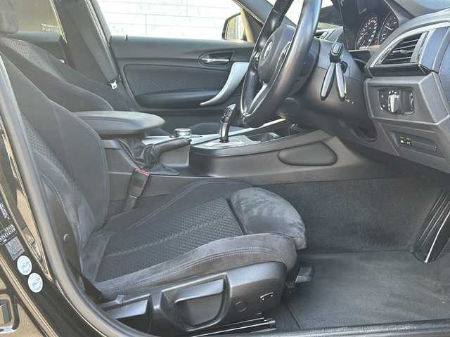 ＢＭＷ １１８ｄ Mスポーツ 鳥取県 2017(平29)年 8.2万km 黒 インテリジェントセーフティ/・衝突警告・被害軽減ブレーキ/車線逸脱警告/メーカーHDDナビ/・CD/DVD/Bluetooth/AUX/バックカメラ/スマートキー/プッシュスタート/・スマートキー2本あり/ミラー一体型ETC/前後ドライブレコーダー/BMW CLEAN DIESEL/LEDヘッドライト/オートライト/純正18AW/W&サイドエアバック/カーテンエアバック