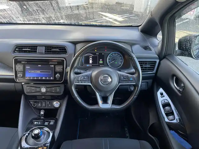 日産 リーフ X 10万台記念車 宮城県 2019(平31)年 4.8万km スーパーブラック 特別仕様車/ワンオーナー/純正メーカーナビ/CD/DVD/BT/フルセグTV/USB/AUX/バックカメラ/プロパイロット/ACC/衝突被害軽減システム/踏み間違い衝突防止アシスト/全席シートヒーター/ステアリングヒーター/eペダル/コーナーセンサー/純正16インチアルミ＆スタッドレス/純正17インチアルミ＆ノーマルタイヤ積込/充電ケーブル積込/スペアキー/保証書＆取扱説明書＆ナビ説明書