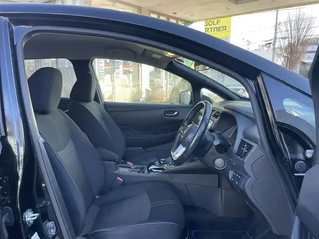 日産 リーフ X 10万台記念車 宮城県 2019(平31)年 4.8万km スーパーブラック 特別仕様車/ワンオーナー/純正メーカーナビ/CD/DVD/BT/フルセグTV/USB/AUX/バックカメラ/プロパイロット/ACC/衝突被害軽減システム/踏み間違い衝突防止アシスト/全席シートヒーター/ステアリングヒーター/eペダル/コーナーセンサー/純正16インチアルミ＆スタッドレス/純正17インチアルミ＆ノーマルタイヤ積込/充電ケーブル積込/スペアキー/保証書＆取扱説明書＆ナビ説明書