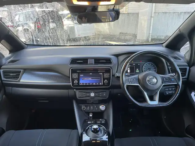 日産 リーフ X 10万台記念車 宮城県 2019(平31)年 4.8万km スーパーブラック 特別仕様車/ワンオーナー/純正メーカーナビ/CD/DVD/BT/フルセグTV/USB/AUX/バックカメラ/プロパイロット/ACC/衝突被害軽減システム/踏み間違い衝突防止アシスト/全席シートヒーター/ステアリングヒーター/eペダル/コーナーセンサー/純正16インチアルミ＆スタッドレス/純正17インチアルミ＆ノーマルタイヤ積込/充電ケーブル積込/スペアキー/保証書＆取扱説明書＆ナビ説明書