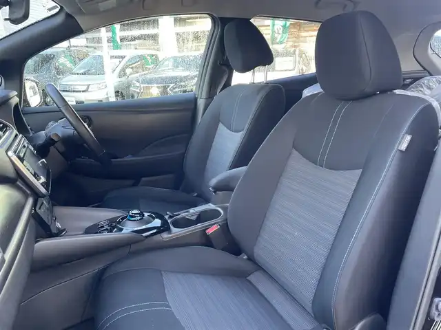 日産 リーフ X 10万台記念車 宮城県 2019(平31)年 4.8万km スーパーブラック 特別仕様車/ワンオーナー/純正メーカーナビ/CD/DVD/BT/フルセグTV/USB/AUX/バックカメラ/プロパイロット/ACC/衝突被害軽減システム/踏み間違い衝突防止アシスト/全席シートヒーター/ステアリングヒーター/eペダル/コーナーセンサー/純正16インチアルミ＆スタッドレス/純正17インチアルミ＆ノーマルタイヤ積込/充電ケーブル積込/スペアキー/保証書＆取扱説明書＆ナビ説明書