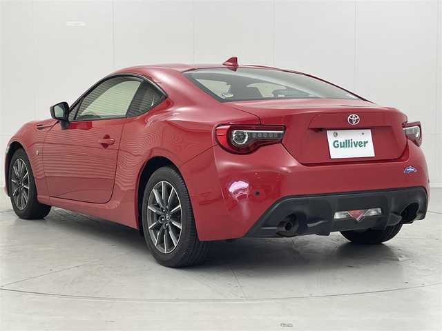 トヨタ ８６ G 茨城県 2019(令1)年 0.9万km ピュアレッド ７インチ純正ナビＴＶ/バックカメラ/６ＭＴ/衝突安全ボディ/横滑り防止システム/アンチロックブレーキ