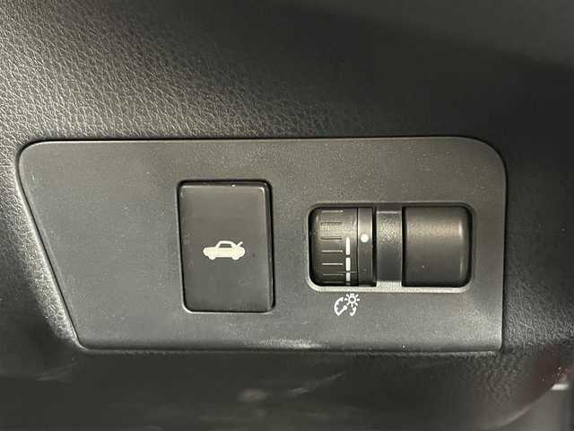 トヨタ ８６ G 茨城県 2019(令1)年 0.9万km ピュアレッド ７インチ純正ナビＴＶ/バックカメラ/６ＭＴ/衝突安全ボディ/横滑り防止システム/アンチロックブレーキ