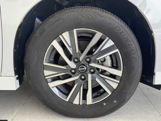 日産 セレナ ハイウェイスター V 愛知県 2023(令5)年 3.4万km プリズムホワイト プロパイロット/衝突軽減システム/純正12.4型ディズプレイオーディオ　ナビあり/全方位カメラ/両側パワースライドドア/クルーズコントロール/Bluetooth/バックカメラ/フルセグ/イージーオープン機能/コーナーセンサー/純正アルミホイール/ETC2.0/ブラインドスポットモニター/LEDヘッドライト/パドルシフト/インテリジェントミラー/リアオートエアコン/オートマチックハイビーム/置くだけ充電機/ステアリングスイッチ/スマートキー/プッシュスタート