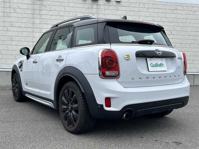 ＭＩＮＩ ミニ クロスオーバー クーパー S E オール4 山形県 2018(平30)年 6.1万km 白Ⅱ 4WD/純正ナビ/FM/AM/AUX/USB/Bluetooth/ターボ/インテリジェントセーフティ/アクティブクルーズコントロール/前席シートヒーター/電動パーキングブレーキ/クリアランスソナー/横ブレ防止装置/電動リアゲート/ドライビングモードスイッチ/LEDライト/フォグランプ/スマートキー